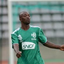 Claude Makelele lors d'un match de gala opposant le Variété Club de France à la Sélection républicaine au Stade Charlety à Paris le 12 septembre 2012 en hommage à Thierry Roland et pour les 80 ans du foot pro