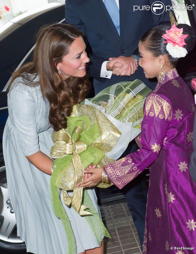 Kate Middleton et le prince William lors de leur arrivée en Malaisie le 13 septembre 2012