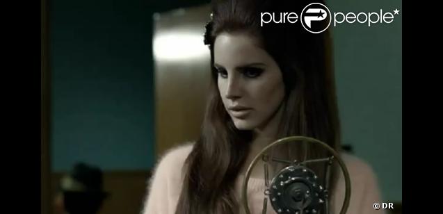 Lana Del Rey se mue en égérie des années 50 dans la publicité H&amp;M - collection automne 2012.