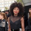 Mademoiselle Agnès et Emma de Caunes : charmantes spectatrices d'un show réussi