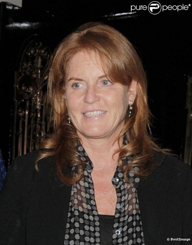 CASA REAL BRITÁNICA - Página 27 941120-la-duchesse-sarah-ferguson-et-sa-fille-637x0-1