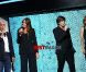  Gérard Darmon, Carla Bruni, Thomas Dutronc et Claire Keim paragent un moment musical dans Hier Encore 
 Photo exclusive. Interdiction de reproduction 