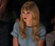 Taylor Swift, attentive lors du défilé prêt-à-porter d'Elie Saab à l'Espace Éphémère du jardin des Tuileries. Paris, le 3 octobre 2012.