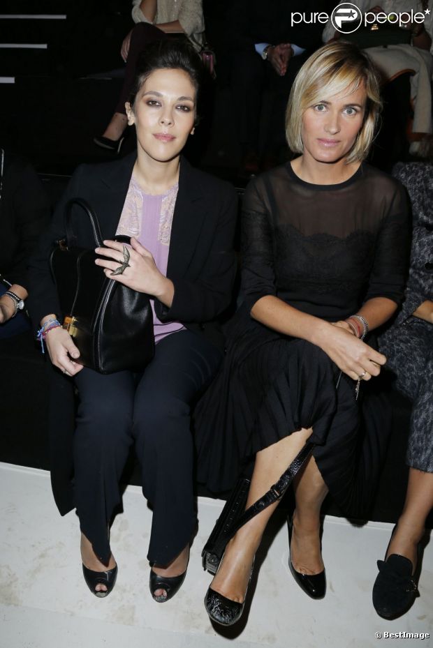 Alysson Paradis et Judith Godrèche assistent au défilé prêt-à-porter d'Elie Saab à l'Espace Éphémère du jardin des Tuileries. Paris, le 3 octobre 2012.