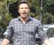 Ben Affleck et ses filles Violet et Seraphina font des courses à Los Angeles, le 6 octobre 2012. Responsable d'un léger accident de voiture, Ben Affleck n'a pas manqué de laisser un mot au propriétaire.