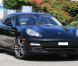 Gwen Stefani, au volant de sa Porsche Panamera, arrive aux studios Center Staging à Burbank. Le 8 octobre 2012.