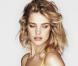 Natalia Vodianova, sexy en jaune pour Etam.