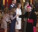 Le roi Juan Carlos, la reine Sofia, le prince Felipe et la princesse Letizia d'Espagne ont recu les hommes politiques au palais royal de Madrid, le jour de la fête nationale de l'Espagne le 12 octobre 2012