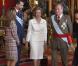 Le roi Juan Carlos, la reine Sofia, le prince Felipe et la princesse Letizia d'Espagne ont recu les hommes politiques au palais royal de Madrid, le jour de la fête nationale de l'Espagne le 12 octobre 2012