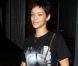 Rihanna toujours provoc côté style porte un t-shirt évocateur mais pas de make-up. West Hollywood, Los Angeles, le 13 octobre 2012.