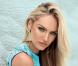 Candice Swanepoel sexy, un regard de braise pour les maillots Agua de coco, collection 2013.