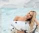Candice Swanepoel sexy pour les maillots Agua de coco, collection 2013.