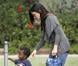 Sandra Bullock le 24 avril 2012 avec son fils Louis