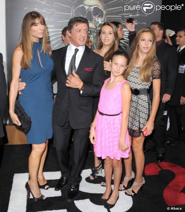 Sylvester Stallone, sa femme Jennifer et leurs filles Sophia, Sistine et Scarlet à l'avant-première de  Expendables 2  à Los Angeles, le 15 août 2012.