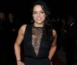 Michelle Rodriguez sexy, comme à moitié nue, à la soirée Hollywood Costume