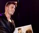 Baptiste Giabiconi fête son Disque d'or avec ses fans à Paris le 22 octobre 2012