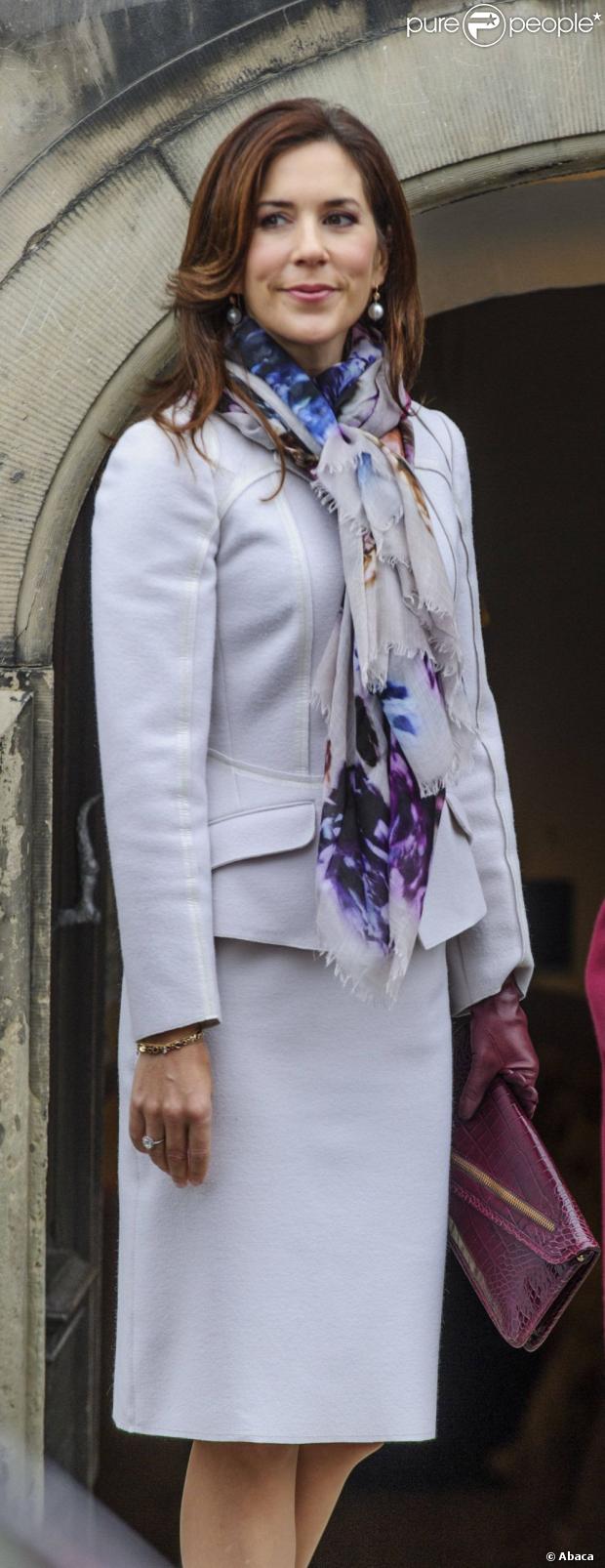 La princesse Mary de Danemark et l'épouse du président slovaque Silvia Gašparovičová en visite le 24 octobre 2012 de l'école Geelsgaardskolen de Virum, spécialisée dans l'enseignement aux enfants déficients.