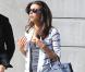Eva Longoria se promène à Los Angeles, le 25 octobre 2012.