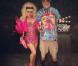 Fergie, sexy, dévoile ses jambes aux côtés de Josh Duhamel pour une des soirées d'Halloween 2012