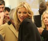 Kate Moss : Une journée à Paris, des fans conquis, un top aussi mythique