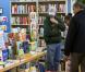 Barack Obama et ses filles Malia et Sasha font du shopping pour soutenir l'opération Small shopping saturday le 24 novembre 2012