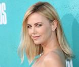 Charlize Theron devient une Lady Vengeance pleine de glamour