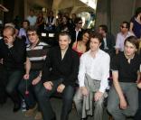 Au défilé Ungaro Hommes Samuel Le Bihan, François Cluzet, Bruno Putzulu, Thierry Fremont, Stanislas Merhar et sa fiancée