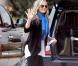 Molly Sims de sortie shopping avec son petit bébé, dans les rues de Beverly Hills, le vendredi 14 décembre 2012.