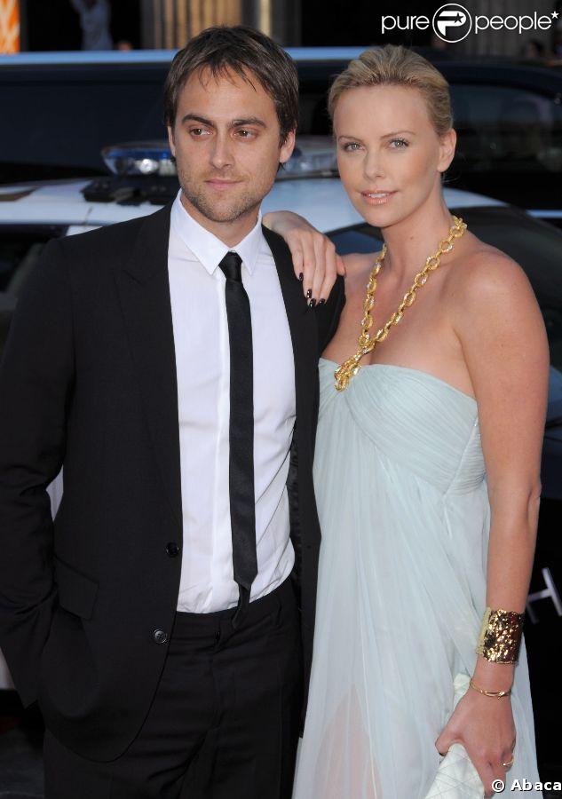 Charlize Theron et Stuart Townsend à la première de Hancock