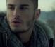 Le sexy Baptiste Giabiconi partage un duo sur le titre Là-Bas avec Marie-Mai, sur l'album Génération Goldman, dans les bacs depuis le 19 novembre 2012.