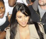 Kim Kardashian : La future maman est hyperactive pendant que Kanye se détend