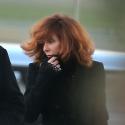 NRJ Music Awards 2013 : Mylène Farmer arrive en jet privé et se prépare
