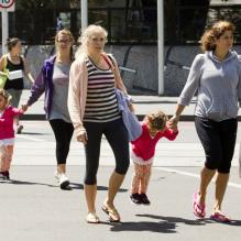 Mirka Federer et ses filles Myla Rose et Charlene Riva lors d'une sortie shopping à Melbourne le 27 janvier 2013