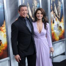 Sylvester Stallone et Sarah Shahi sont ravissants à la première de Du plomb dans la tête (Bullet to the Head) à l'AMC Lincoln Square de New York, le 29 janvier 2013.