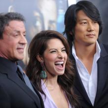 Sylvester Stallone, Sarah Shahi et Sung Kang lors de la première de Du plomb dans la tête (Bullet to the Head) à l'AMC Lincoln Square de New York, le 29 janvier 2013.