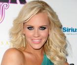 Jenny McCarthy : Elle s'offre un tatouage et veut 'coucher avec Bradley Cooper'