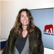 Mademoiselle Agnès à l'inauguration de la première boutique TWINS FOR PEACE, rue Vieille du Temple à Paris le 7 février 2013.