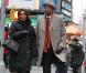 Forest Whitaker et Angela Bassett en attente sur le tournage du film Black Nativity à Times Square, New York City, le 5 février 2013.