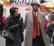 Forest Whitaker et Angela Bassett en pleine discussion pendant le tournage du film Black Nativity à Times Square, New York City, le 5 février 2013.