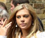 Chelsy Davy supporte bien l'absence du prince Harry