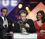  Daniel Darc reçoit une Victoire de la Musique pour l'album "Crèvecoeur" en 2005. 