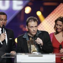 <p type="_moz">Daniel Darc reçoit une Victoire de la Musique pour l'album "Crèvecoeur" en 2005.</p>