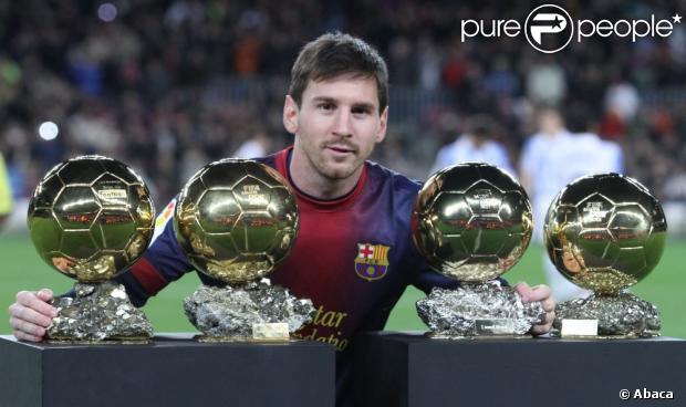 Lionel Messi et ses quatre Ballon d'or présentés au Camp Nou de Barcelone le 16 janvier 2013