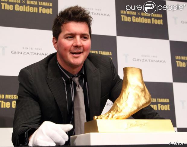 Le pied gauche de Lionel Messi en or et présenté le 6 mars 2013 à Tokyo par son frère