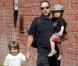 Russell Crowe et ses fils à Los Angeles le 25 avril 2008