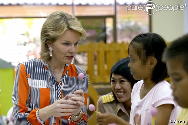 CASA REAL BELGA - Página 23 1086386-princess-mathilde-visits-the-620x0-1