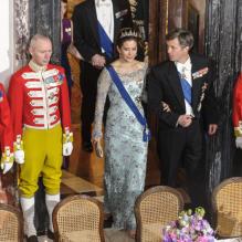 <p>La princesse Mary de Danemark était éblouissante pour le dîner d'Etat donné le 4 avril 2013 au palais de Fredensborg pour le président finlandais Sauli Niinistö et son épouse Jenni Haukio.</p>