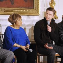 Justin Timberlake, Sam Moore, Mavis Staples et Charlie Musselwhite invités à la Maison Blanche pour parler de la musique soul, lors d'une conférence et d'une séance de questions-réponses avec des étudiants, à Washington, le 9 avril 2013.<br />
<p></p>