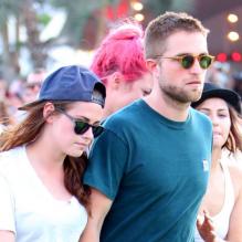 Kristen Stewart et Robert Pattinson complices au festival de Coachella 2013.