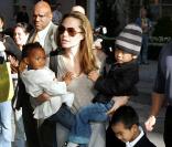 La magnifique famille des Brangelina :